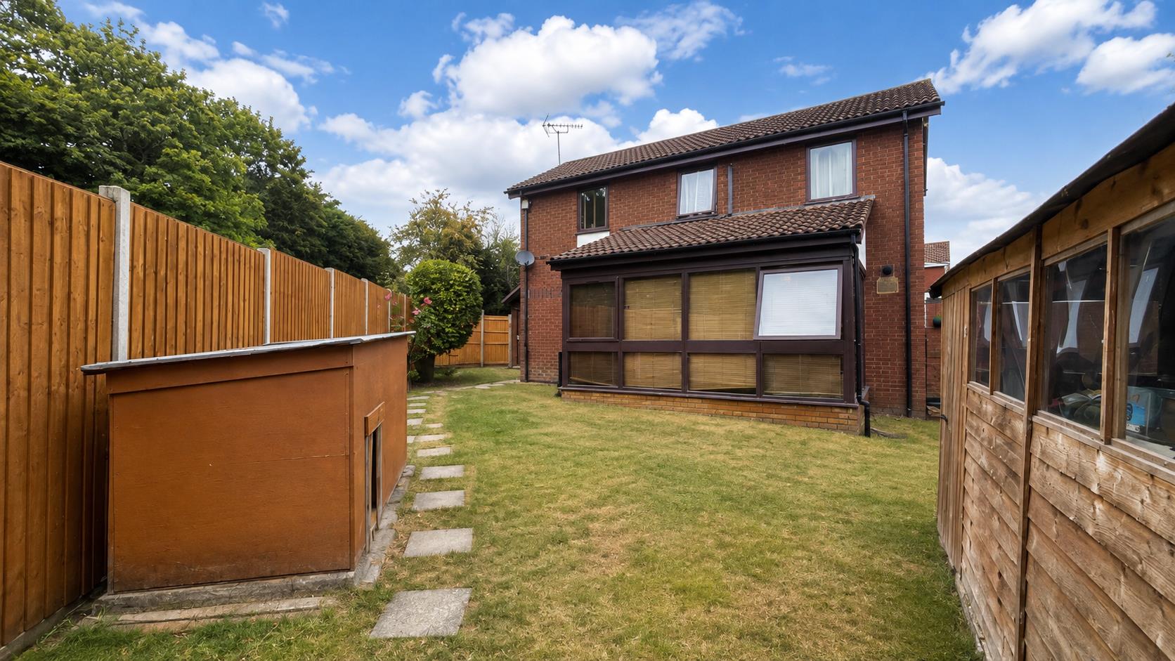 4 bed property in Dyers Mews, Milton Keynes
